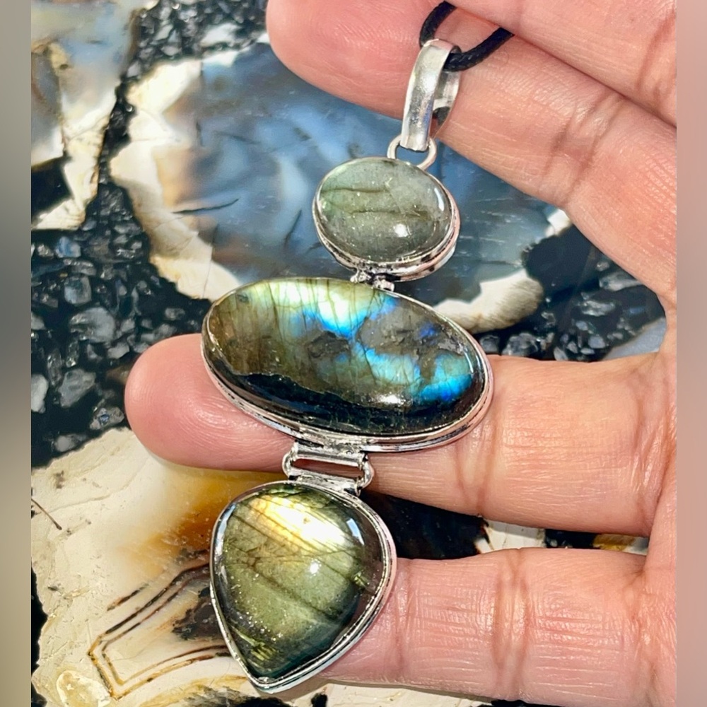 Large Labradorite Pendant 3” - Picture 8 of 14